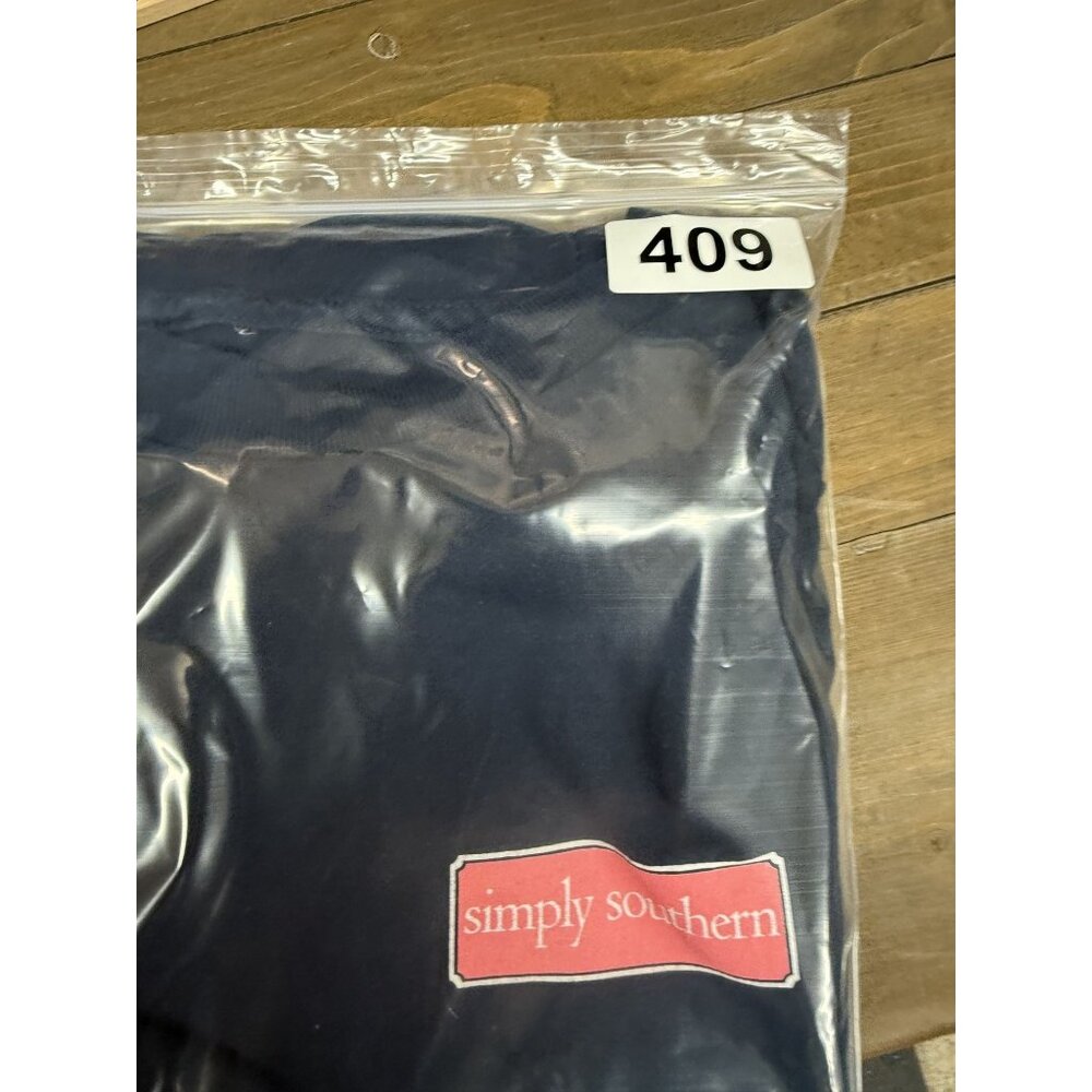 Simply Southern T-Shirt Navy Blue Pursuit of Preppiness Weekend Retreat M - Picture 5 of 5
